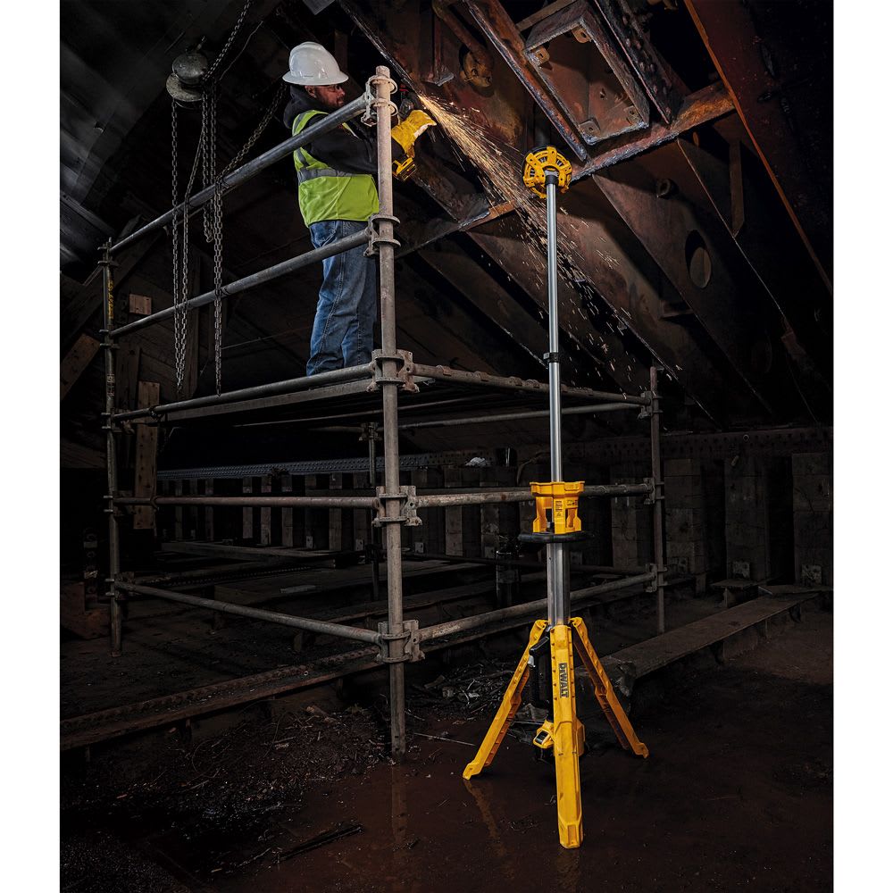 FOCO LED TRIPODE INALAMBRICO 20V DEWALT DCL079B8