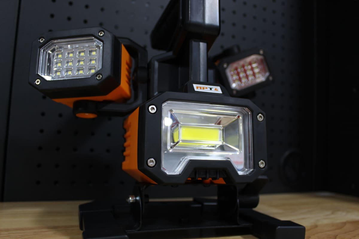 LUZ DE TRABAJO LED 3 FOCOS 2000 LUMENES ADVANTAGE PRO 16002159