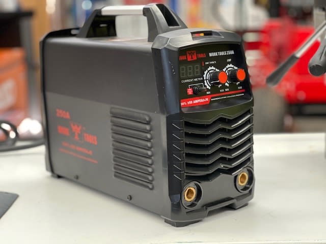 SOLDADORA ELECTRONICA 250A WORK TOOLS3