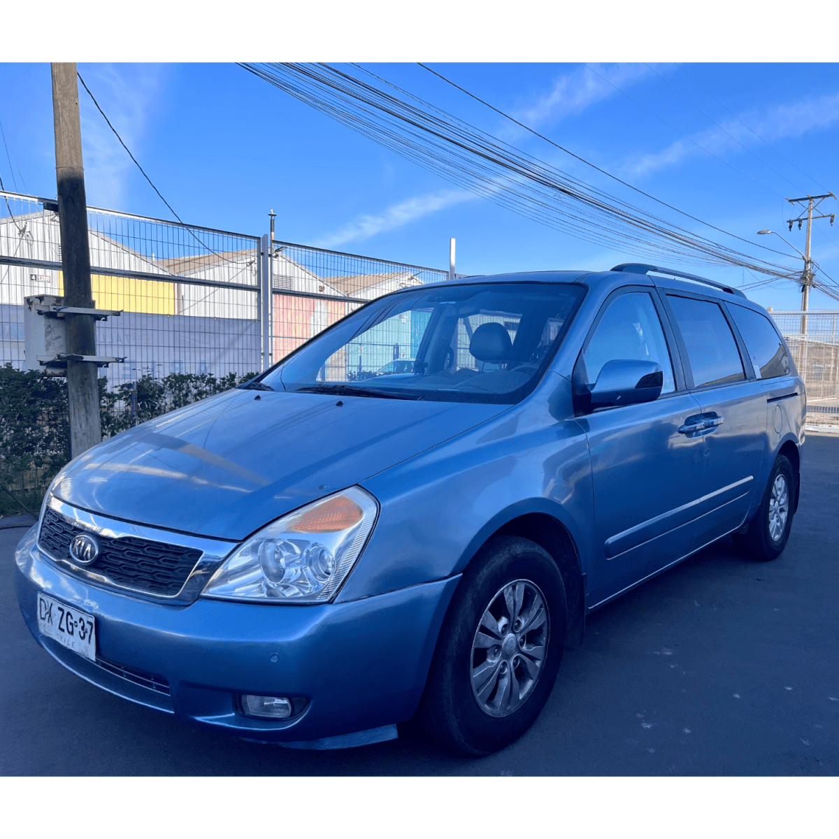 KIA GRAND CARNIVAL LIMITED 2.2 DIESEL AT 20125