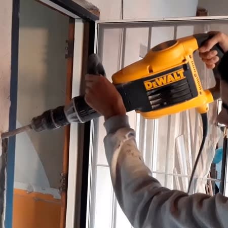 MARTILLO DEMOLEDOR SDS MAX 1500W D25899K-B24