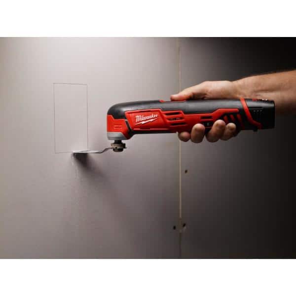 KIT MULTIHERRAMIENTA + CALADORA MILWAUKEE 2445-22MT3