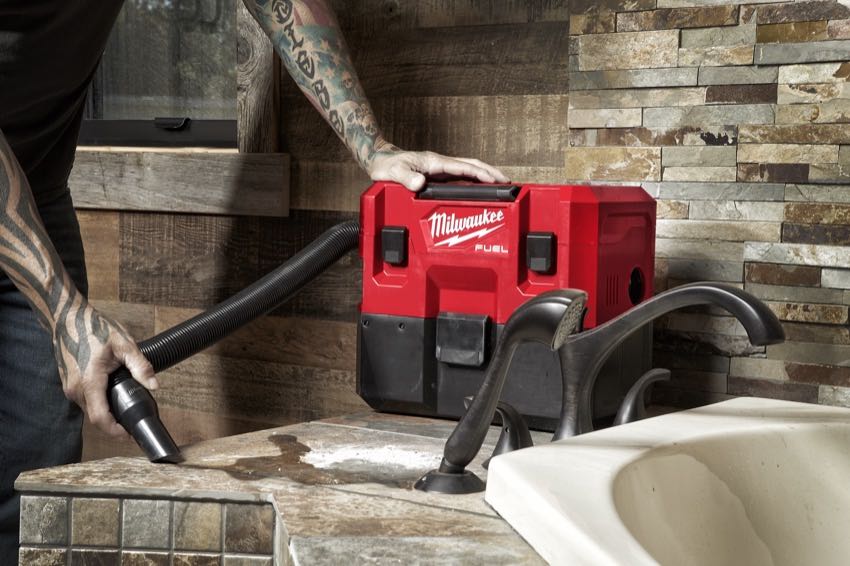 ASPIRADORA FUEL 12V MILWAUKEE 0960-216