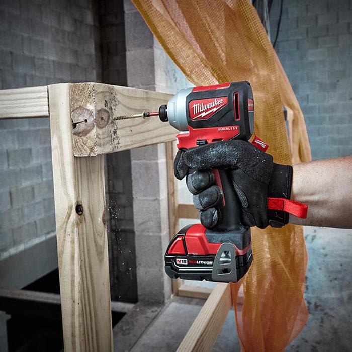 ATORNILLADOR DE IMPACTO MILWAUKEE 2850-21P3