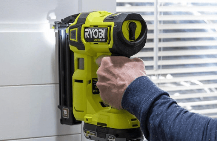 CLAVADORA INALAMBRICA  BRUSHLESS RYOBI ONE+ HP 18V P3229