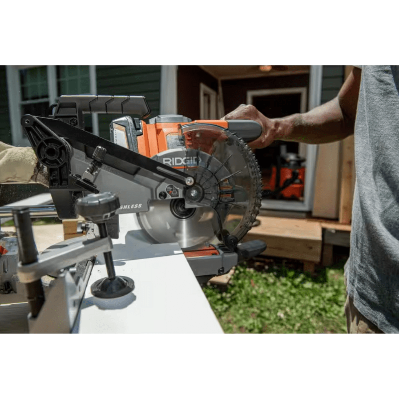 SIERRA INGLETEADORA 18V DESLIZANTE DOBLE BISEL BRUSHLESS 7-1/4” RIDGID R48607B6