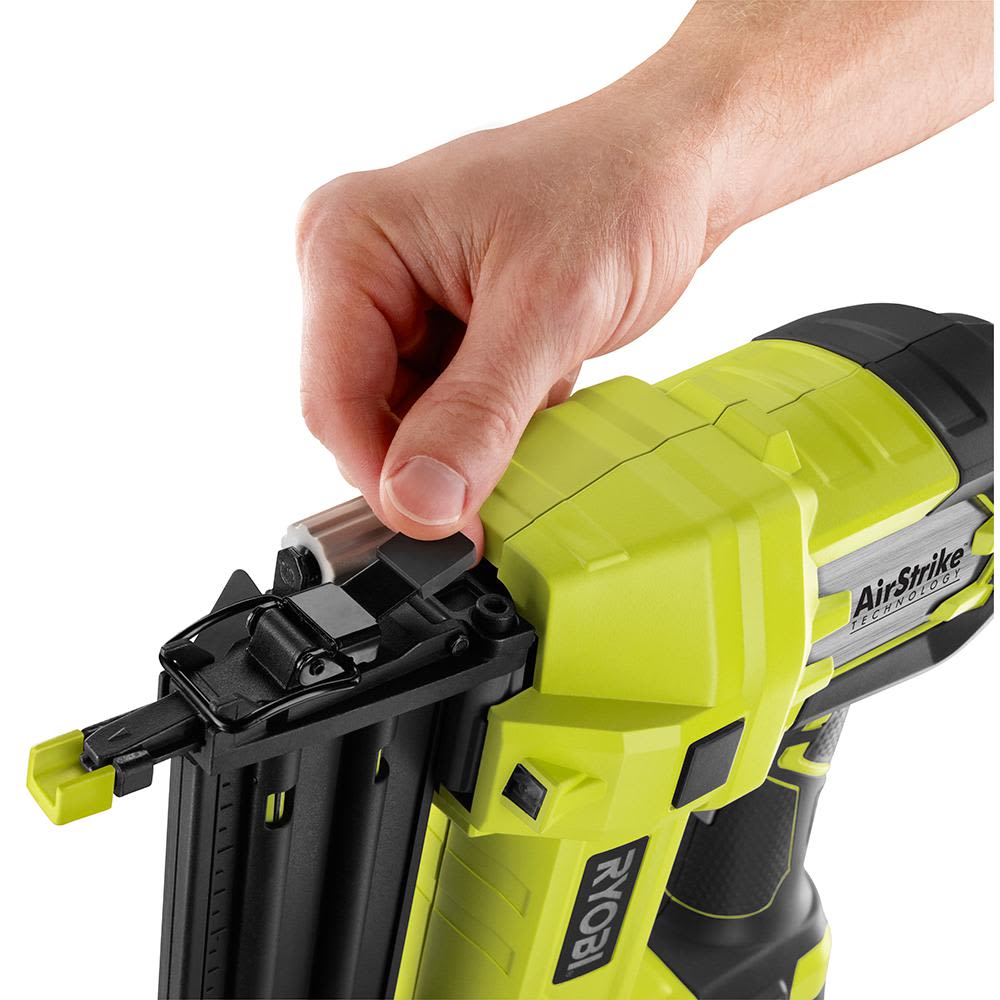 CLAVADORA P320 + 2 BATERIAS 4 AH RYOBI5