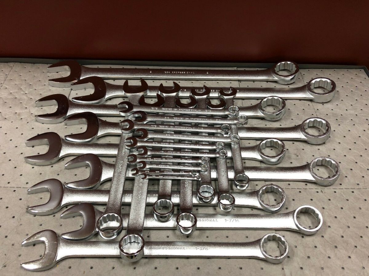 SET 26 LLAVES PUNTA CORONA3