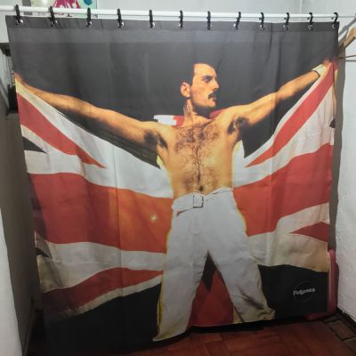 Cortina de Baño Freddie Mercury1