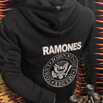 Polerón Roadie Ramones3
