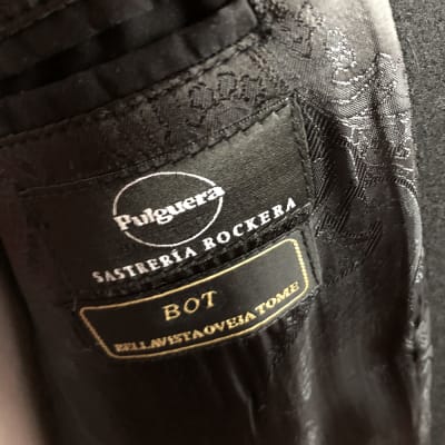 Abrigo Cruzado Cuello con Pata y Canesú Abotonados en Delanteros y Espalda