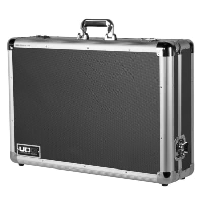 U93013SL UDG Ultimate Pick Foam Flight Case Multi Format XL Silver U93013SL UDG Ultimate Pick Foam Flight Case Multi Format XL Silver