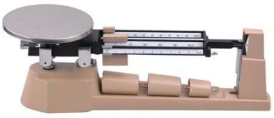 BALANZA TRES ESCALAS CAPACIDAD 2610 GRAMOS DIVISION 0,1 GRAMO1