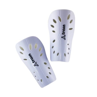 CANILLERA DE FUTBOL TRAIN MODELO TRAINING TALLA L BLANCO1