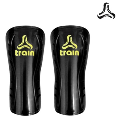 CANILLERA DE FUTBOL TRAIN MODELO TRAINING TALLA XS NEGRO