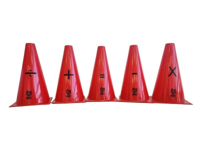 SET DE 5 CONOS DE ENTRENAMIENTO ARITMETICOS ALTURA 23 CM1