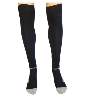 PACK CALCETA ANTIDESLIZANTE + MEDIA DE FUTBOL SIN PIE RUNICK TALLA ADULTO COLOR NEGRO