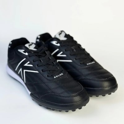 ZAPATILLA DE FUTBOLITO KELME 360 TURF NEGRO/BLANCO