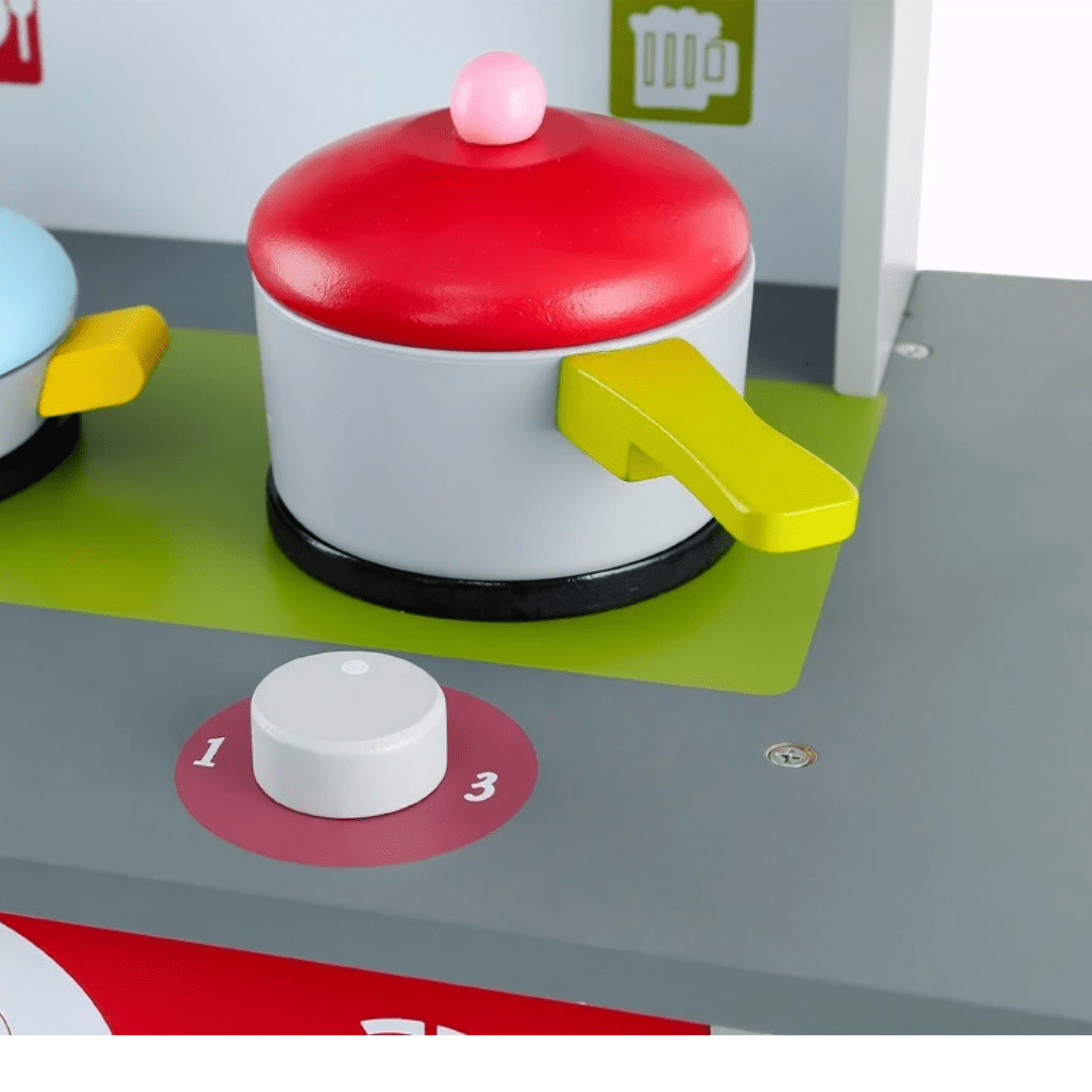 Cocina y lavaplato de madera 7