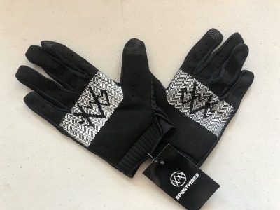 GUANTE SPORTVIBES BLACK/W GUANTE SPORTVIBES BLACK/W