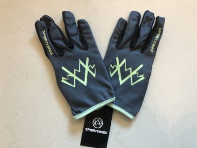 GUANTE SPORTVIBES Gris/Pistacho GUANTE SPORTVIBES Gris/Pistacho