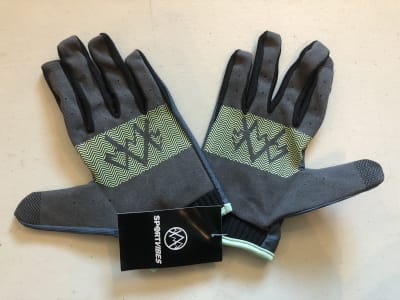 GUANTE SPORTVIBES Gris/Pistacho GUANTE SPORTVIBES Gris/Pistacho