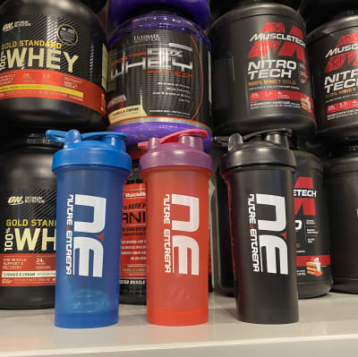 Shaker Nutre y Entrena 700 ml