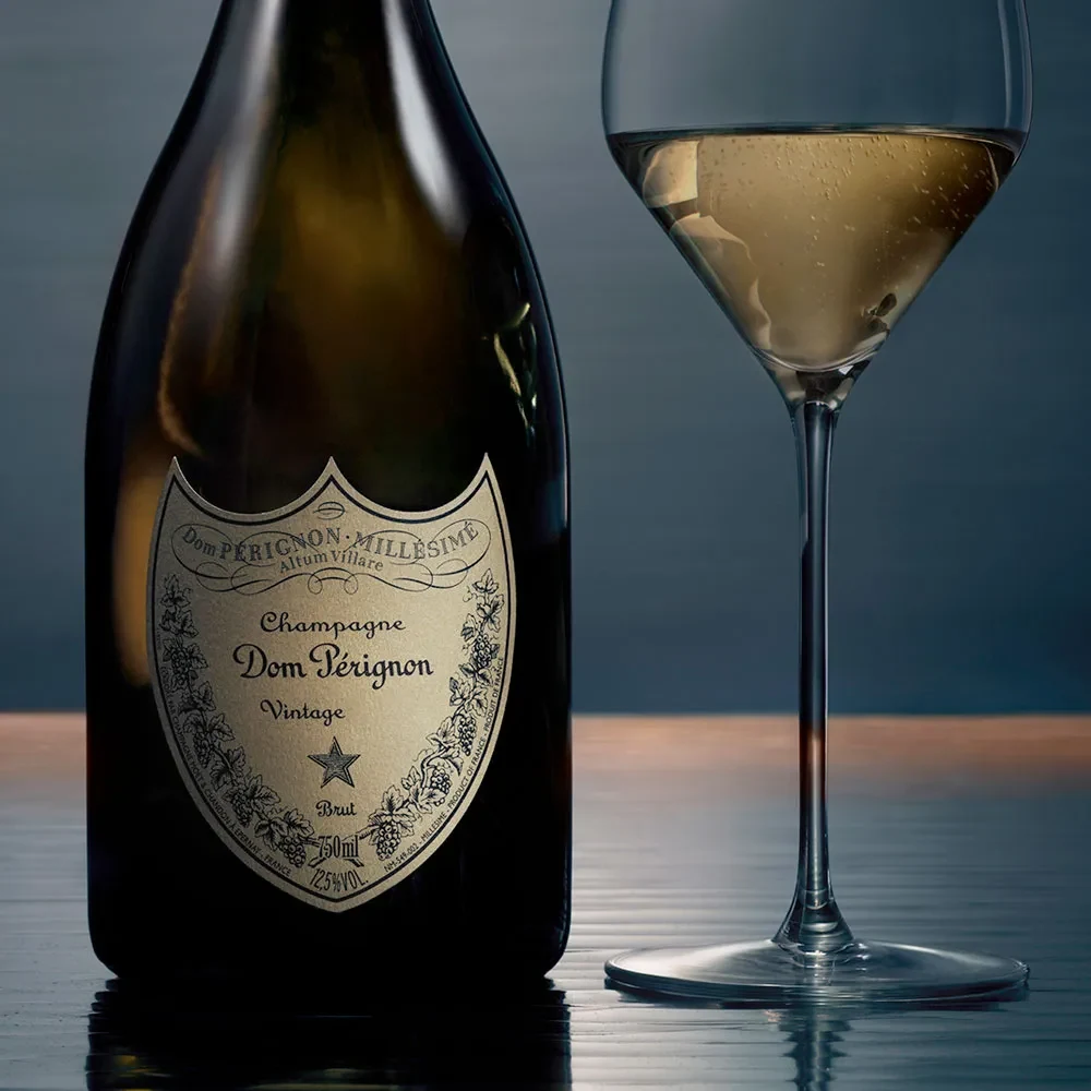 Champagne Dom Perignon Blanc Vintage con estuche, Francia2
