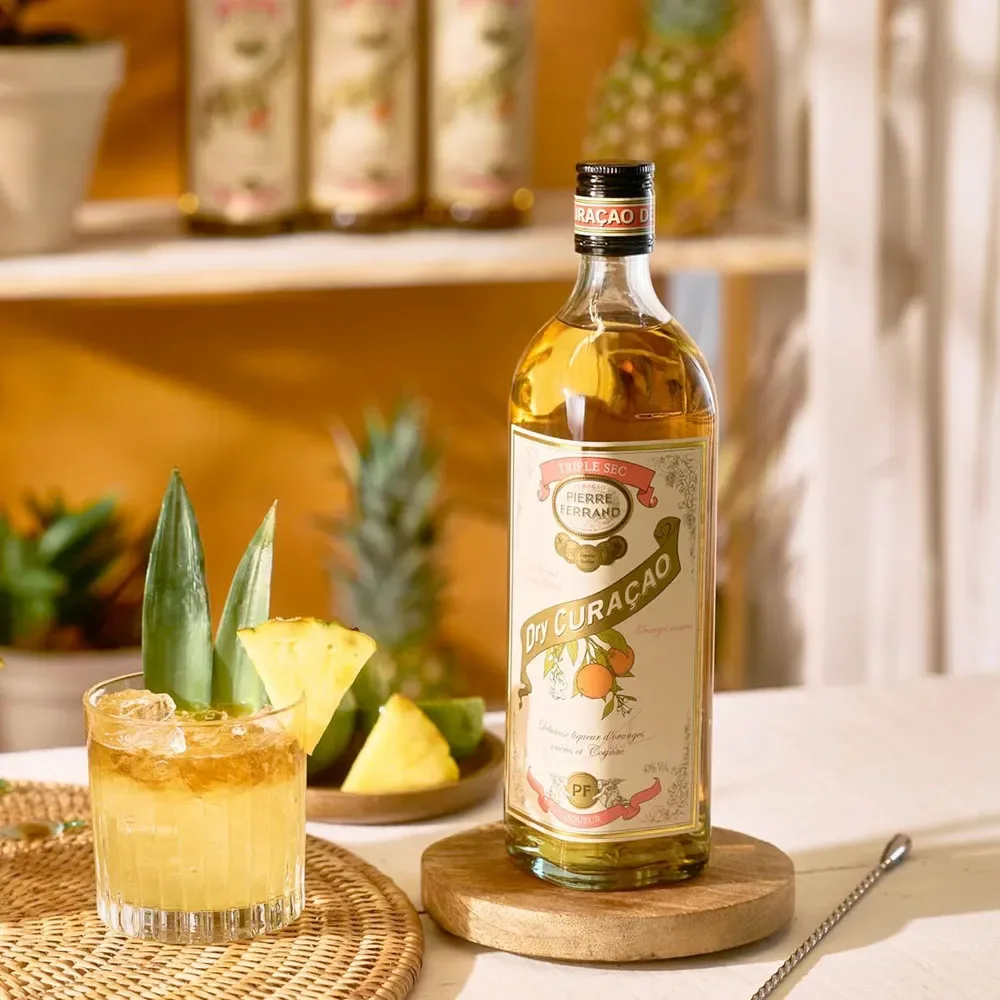 Brandy Dry Curazao - Triple Sec ( Brandy - Cognac & Original Curazao Orange Peel)1