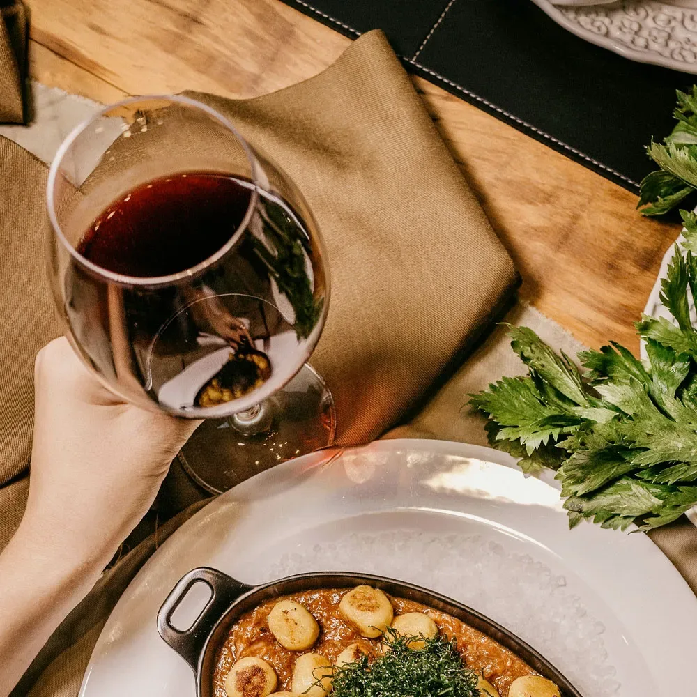 Vino Attilio and Mochi Sucre Ensamblaje2