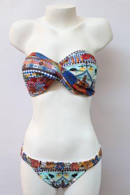 BIKINI SQUASH BARES BIKINI SQUASH BARES