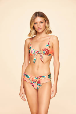 BIKINI FRANCIDO PÉ NA AREIA BIKINI FRANCIDO PÉ NA AREIA