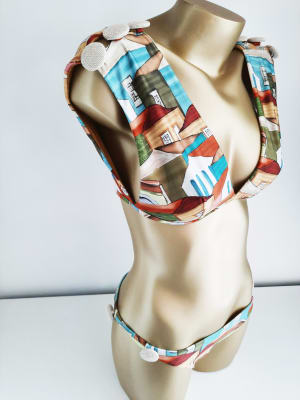 BIKINI CON BOTONES FEIRA BIKINI CON BOTONES FEIRA