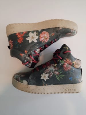 ZAPATILLAS RUA CANO ALTO COURO FLOR VERAO ZAPATILLAS RUA CANO ALTO COURO FLOR VERAO