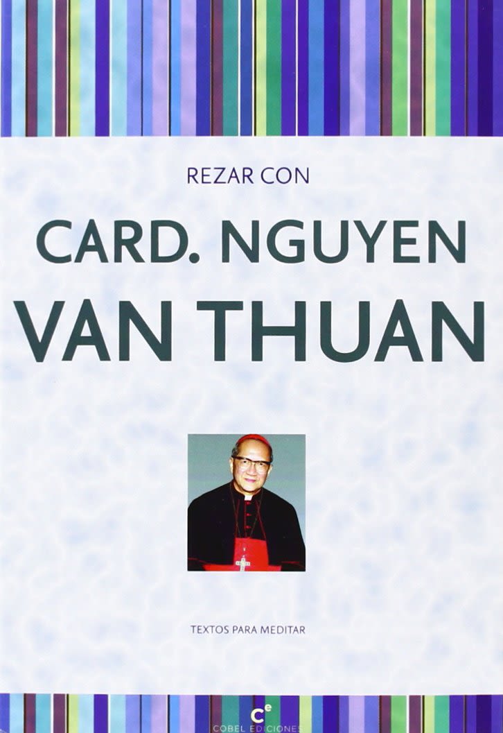 REZAR CON EL CARDENAL VAN THUAN1