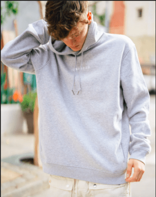 HOODIE ESSENTIAL