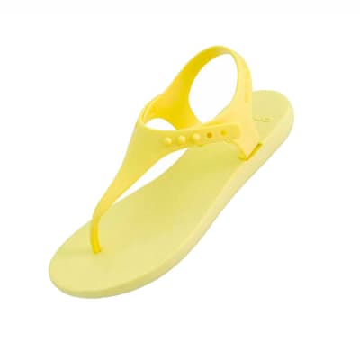 LATINA ARUBITA NIÑAS PIÑA1