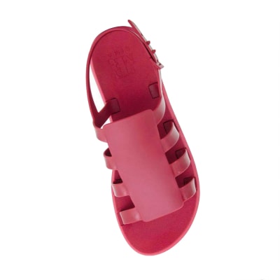 LATINA ROMI BURDEOS1