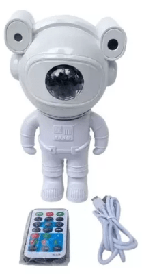 Astronauta Proyector IRM-11701 Sobre la Luna1