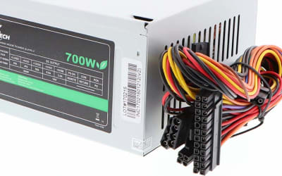 Xtech FUENTE DE PODER 700 W.2