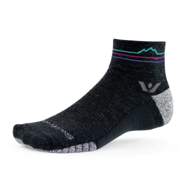 Swiftwick - Flite XT Trail Quarter Crew (Two) - Coal Aurora Mountain - Medias