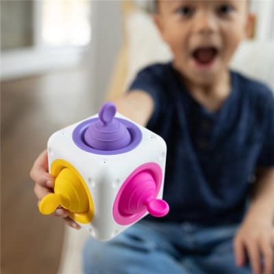 Tugl Cube Cubo Sensorial y Fidget - Fat Brain Toys