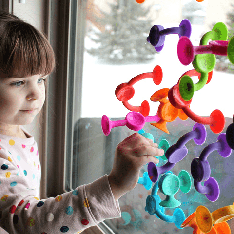 Squigz 2.0 36 Piece Set - Fat Brain Toys4