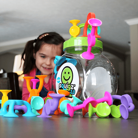 Squigz 2.0 36 Piece Set - Fat Brain Toys3