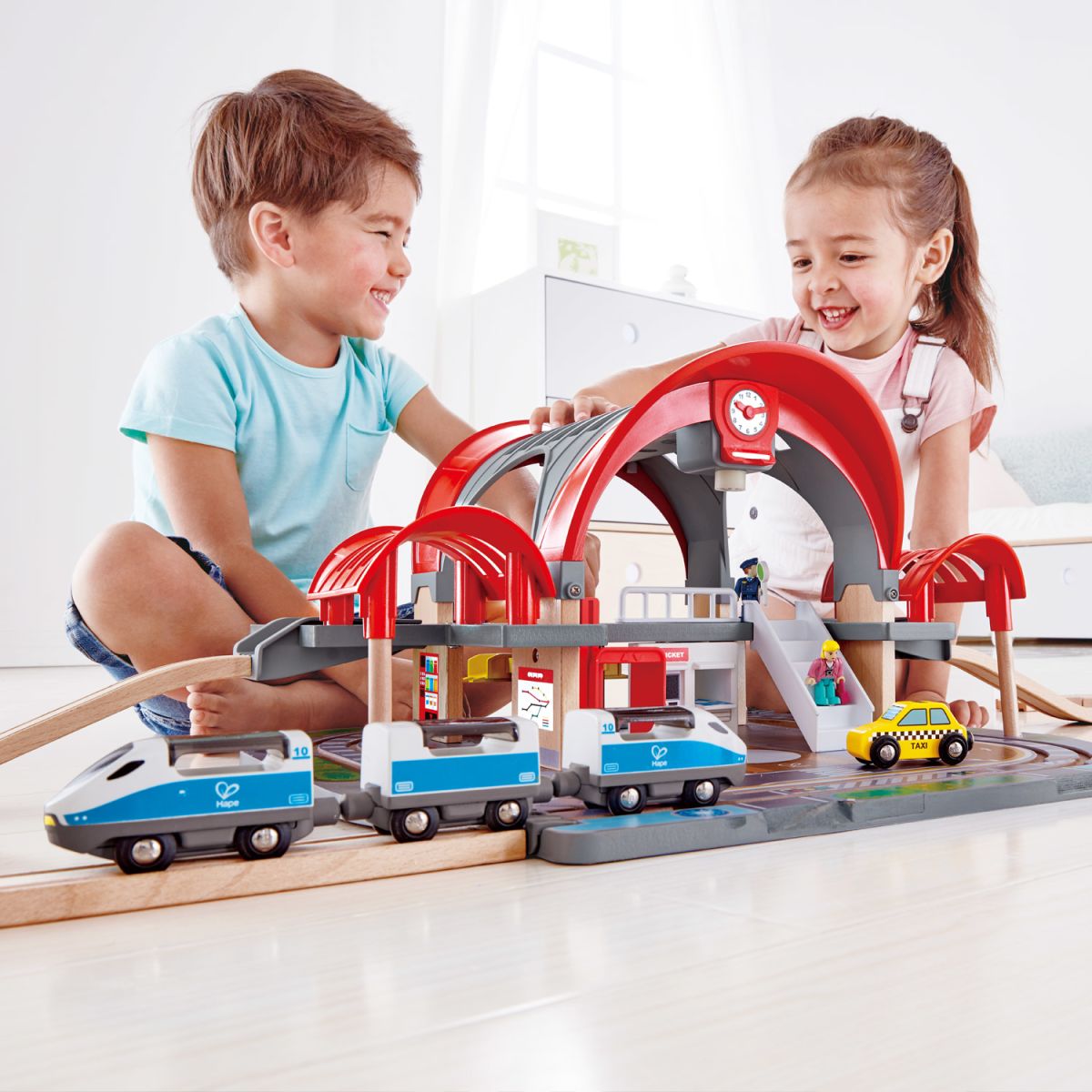 Pista de Tren Estación de La Gran Ciudad - Hape 2