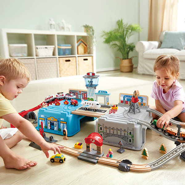 Pista de Tren en Caja metrópolis - Hape2