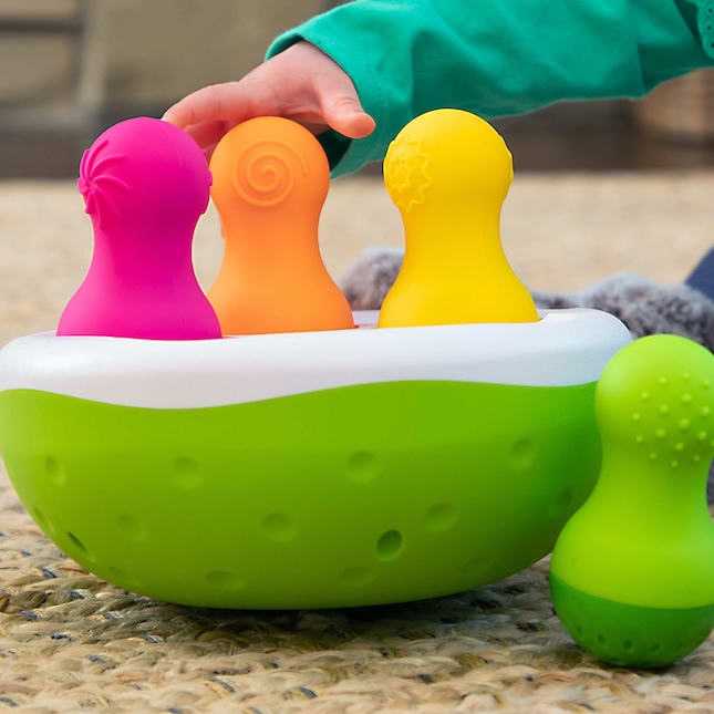 Juego de Manipulación Spinny Pins - Fat Brain Toys1