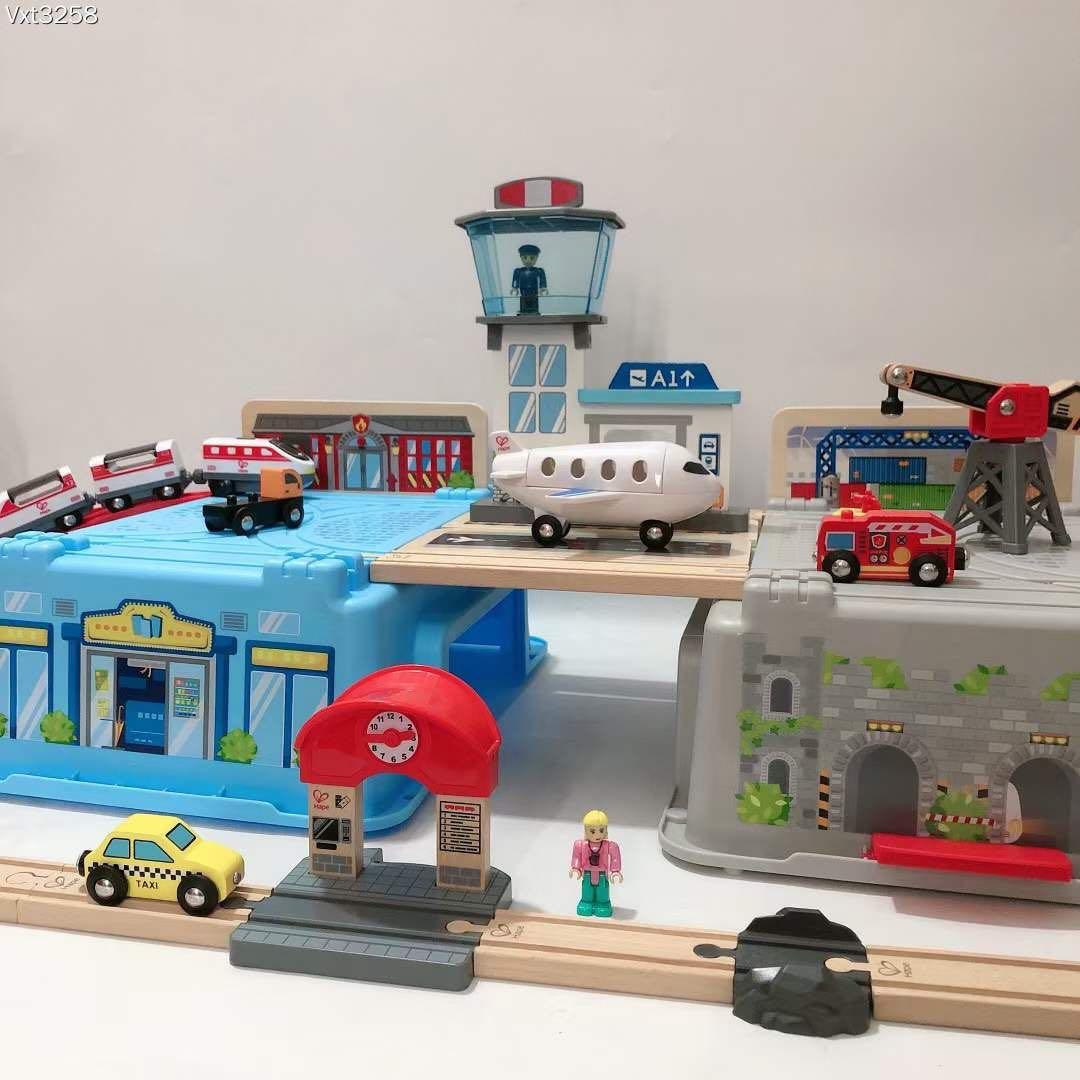 Pista de Tren en Caja metrópolis - Hape1