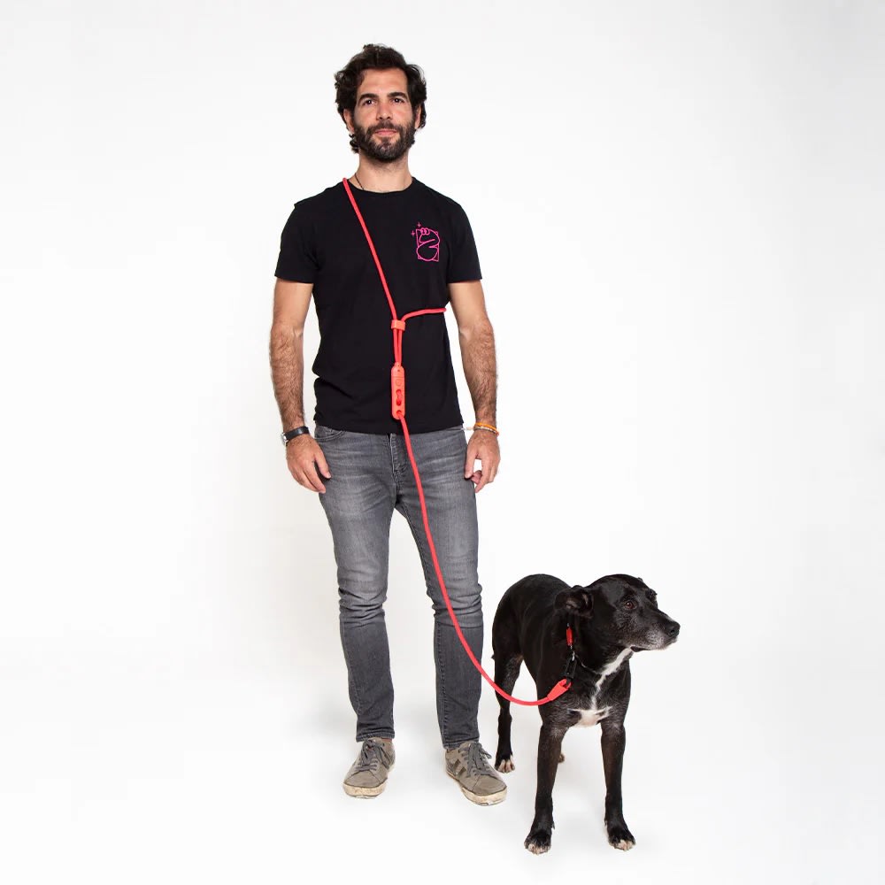 CANNAE ZEE.DOG NEON CORAL HANDSFREE LEASH3