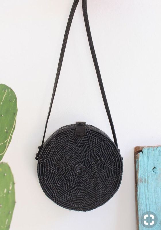 CARTERA DE RATTAN NEGRA CARTERA DE RATTAN NEGRA
